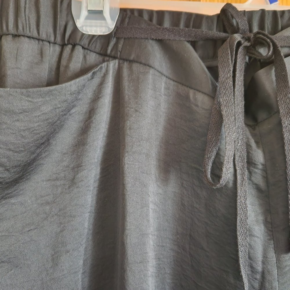 Satin drawstring plants